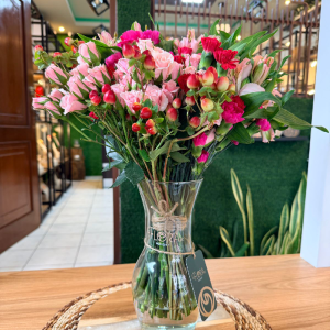 "Aprende la técnica floral en cristal"
