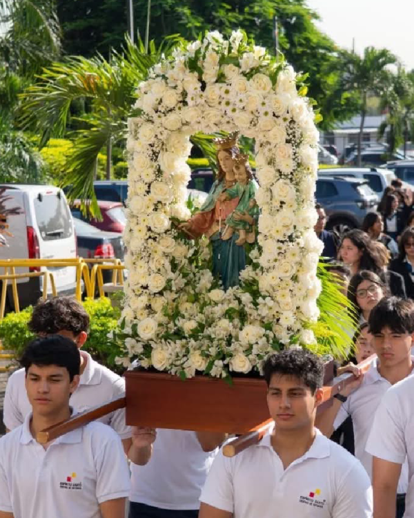 Arco Floral para la Virgen María - COD. 698